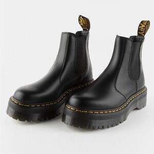 Doc Martens 2976 Quad Platform Chelsea Boots